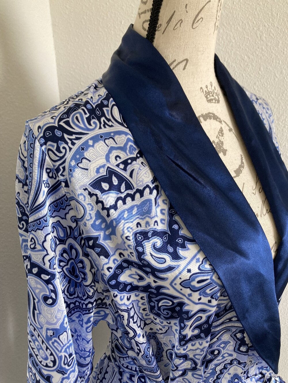 Jones New York Floral Paisley Long Satin Robe Blue S Belted Bride Classic - Picture 8 of 15